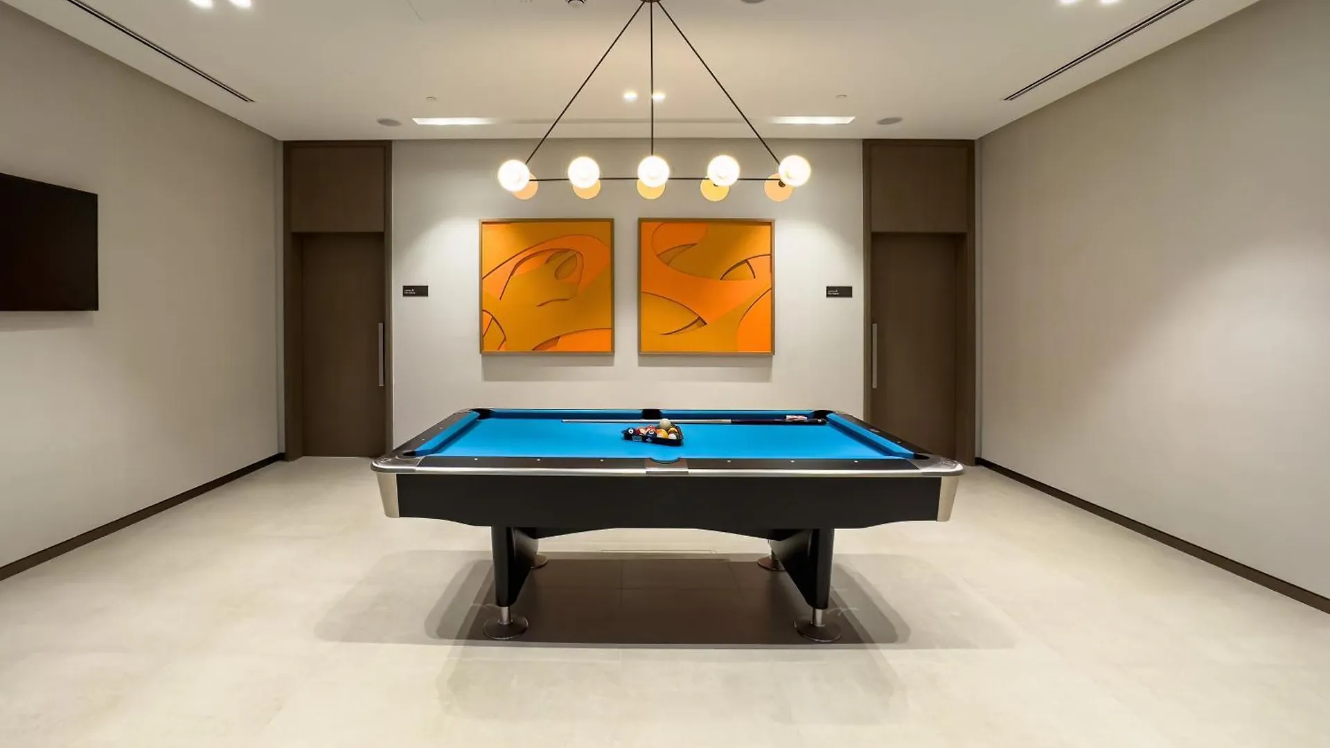 Crown Jewel 2 Bedroom Apartments I Iconic Burj Khalifa And Fountain Views I Free Parking, Gym, Pool, Wi-Fi And Ps5 I By Skyline Serenity Dubaj