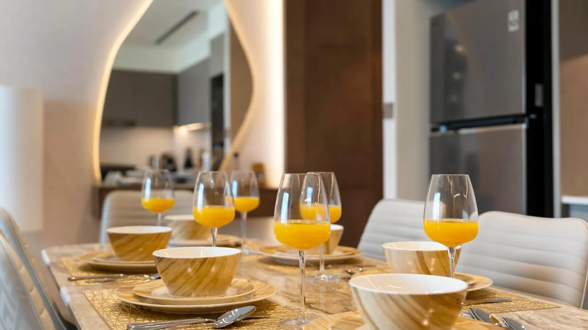 Crown Jewel 2 Bedroom Apartments I Iconic Burj Khalifa And Fountain Views I Free Parking, Gym, Pool, Wi-Fi And Ps5 I By Skyline Serenity Dubaj