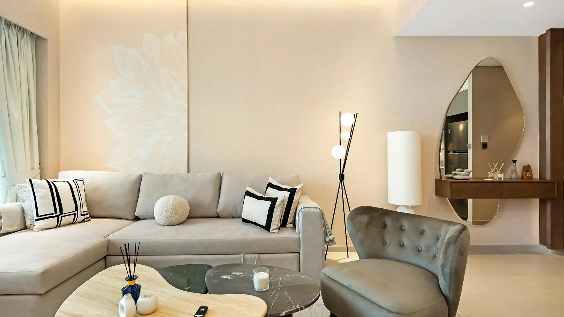 Crown Jewel 2 Bedroom Apartments I Iconic Burj Khalifa And Fountain Views I Free Parking, Gym, Pool, Wi-Fi And Ps5 I By Skyline Serenity Dubaj