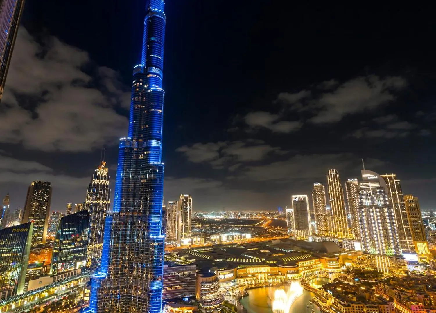 Crown Jewel 2 Bedroom Apartments I Iconic Burj Khalifa And Fountain Views I Free Parking, Gym, Pool, Wi-Fi And Ps5 I By Skyline Serenity Dubaj Spojené arabské emiráty