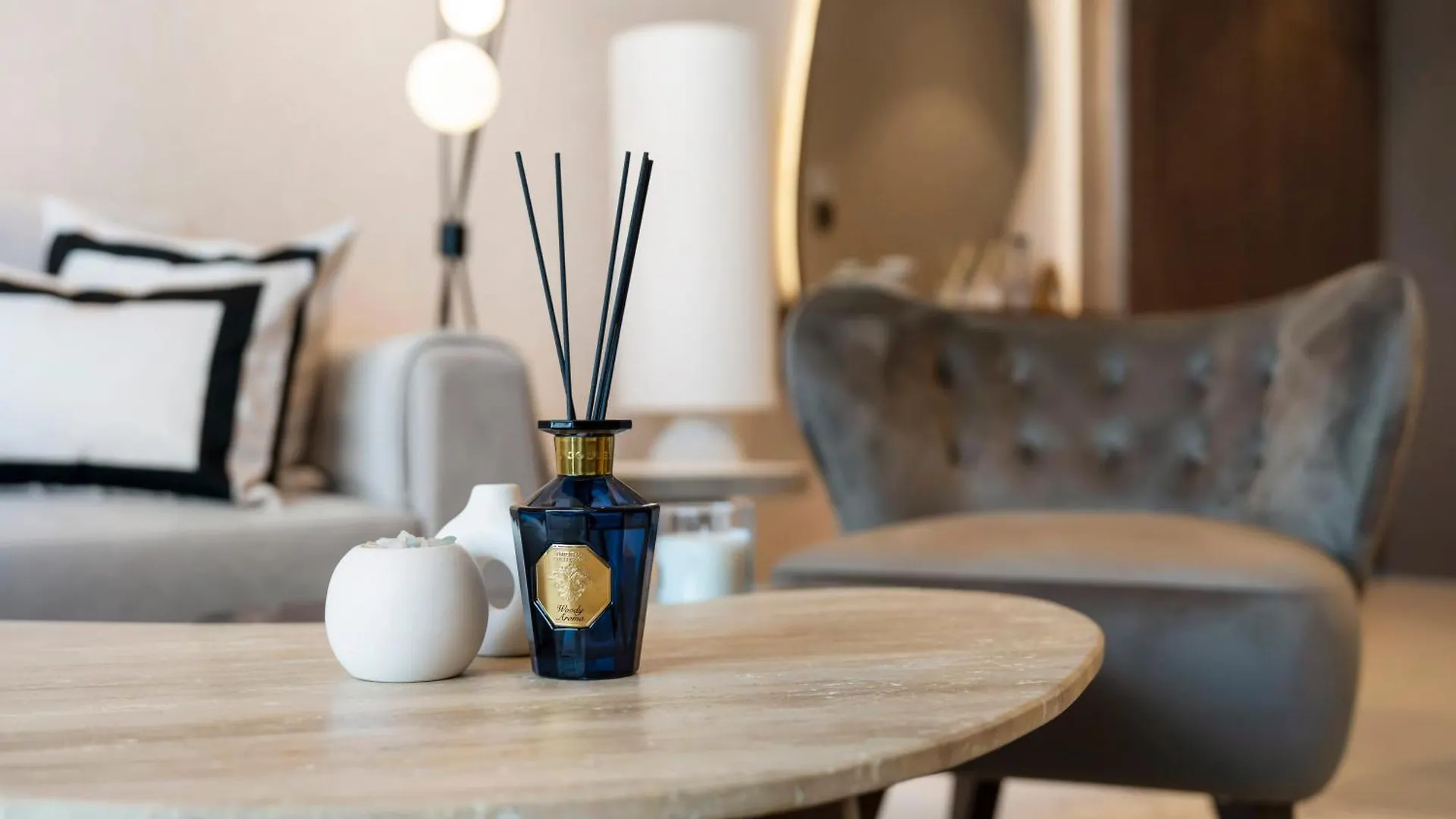 Crown Jewel 2 Bedroom Apartments I Iconic Burj Khalifa And Fountain Views I Free Parking, Gym, Pool, Wi-Fi And Ps5 I By Skyline Serenity Dubaj 0*,  Spojené arabské emiráty