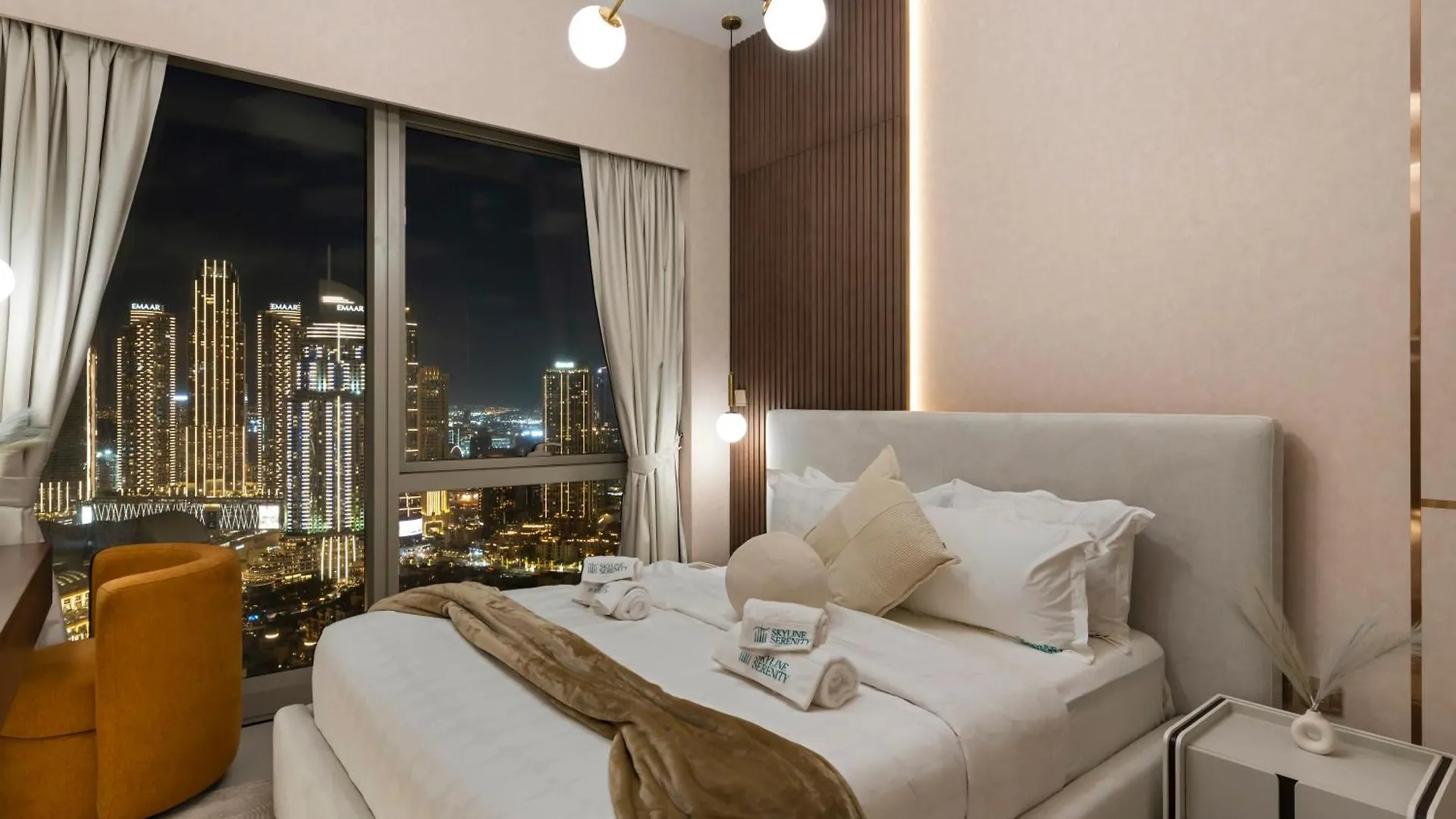 Crown Jewel 2 Bedroom Apartments I Iconic Burj Khalifa And Fountain Views I Free Parking, Gym, Pool, Wi-Fi And Ps5 I By Skyline Serenity Dubaj