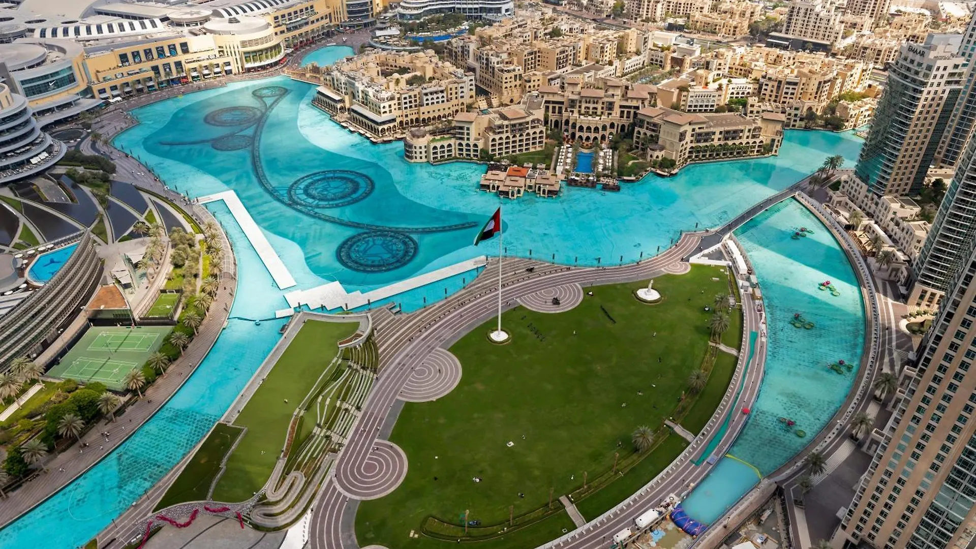 Crown Jewel 2 Bedroom Apartments I Iconic Burj Khalifa And Fountain Views I Free Parking, Gym, Pool, Wi-Fi And Ps5 I By Skyline Serenity Dubaj