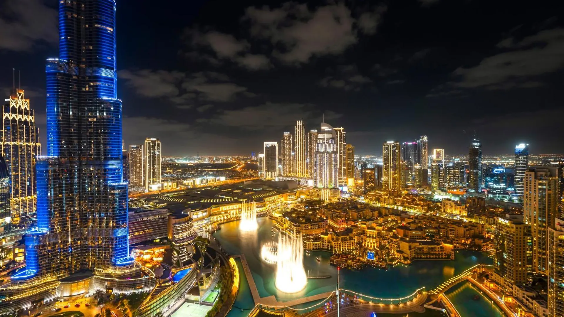Crown Jewel 2 Bedroom Apartments I Iconic Burj Khalifa And Fountain Views I Free Parking, Gym, Pool, Wi-Fi And Ps5 I By Skyline Serenity Dubaj 0*,  Spojené arabské emiráty