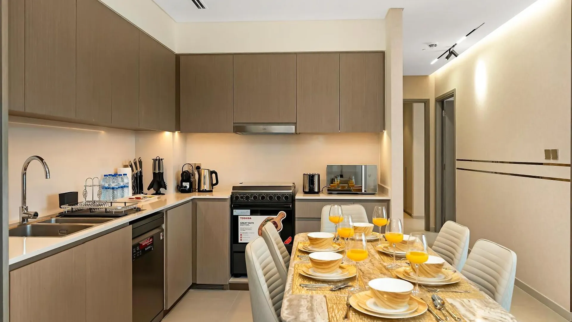 Crown Jewel 2 Bedroom Apartments I Iconic Burj Khalifa And Fountain Views I Free Parking, Gym, Pool, Wi-Fi And Ps5 I By Skyline Serenity Dubaj
